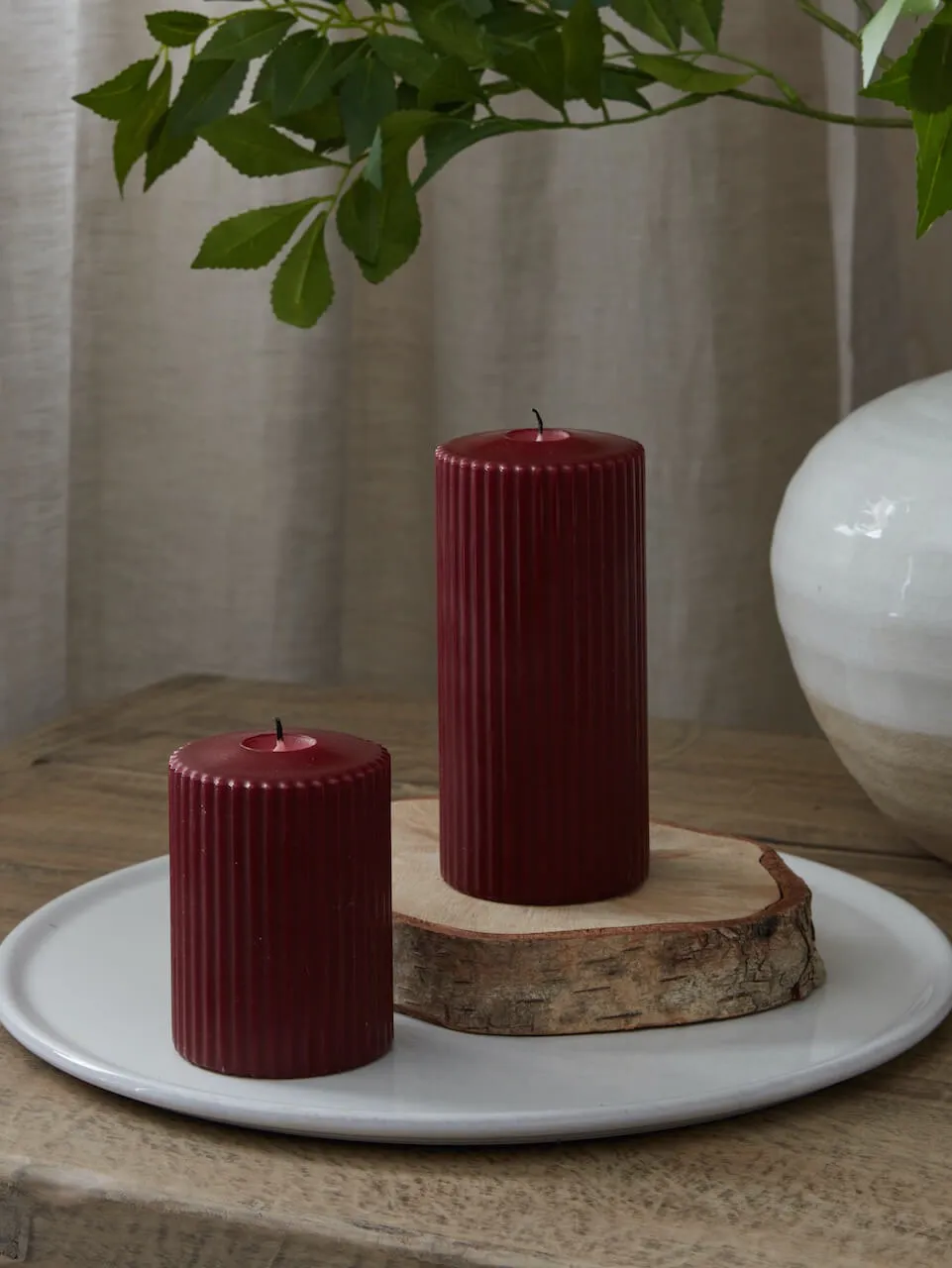 Set of 2 Burgundy Ribbed Pillar Candles